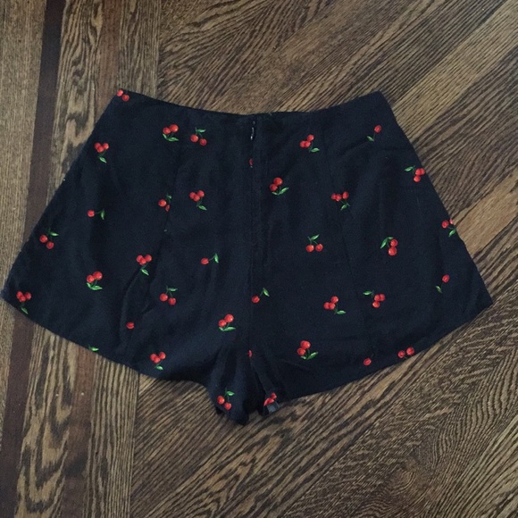 High Rise Mini Shorts - Picture 2 of 5